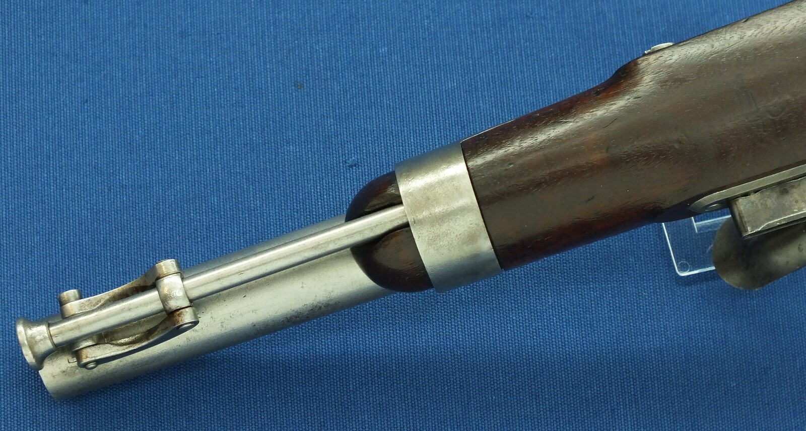 An antique American US Model 1836 Flintlock Pistol By Robert Johnson. Caliber 54, length 37cm. In very good condition. Price 2.150 euro.