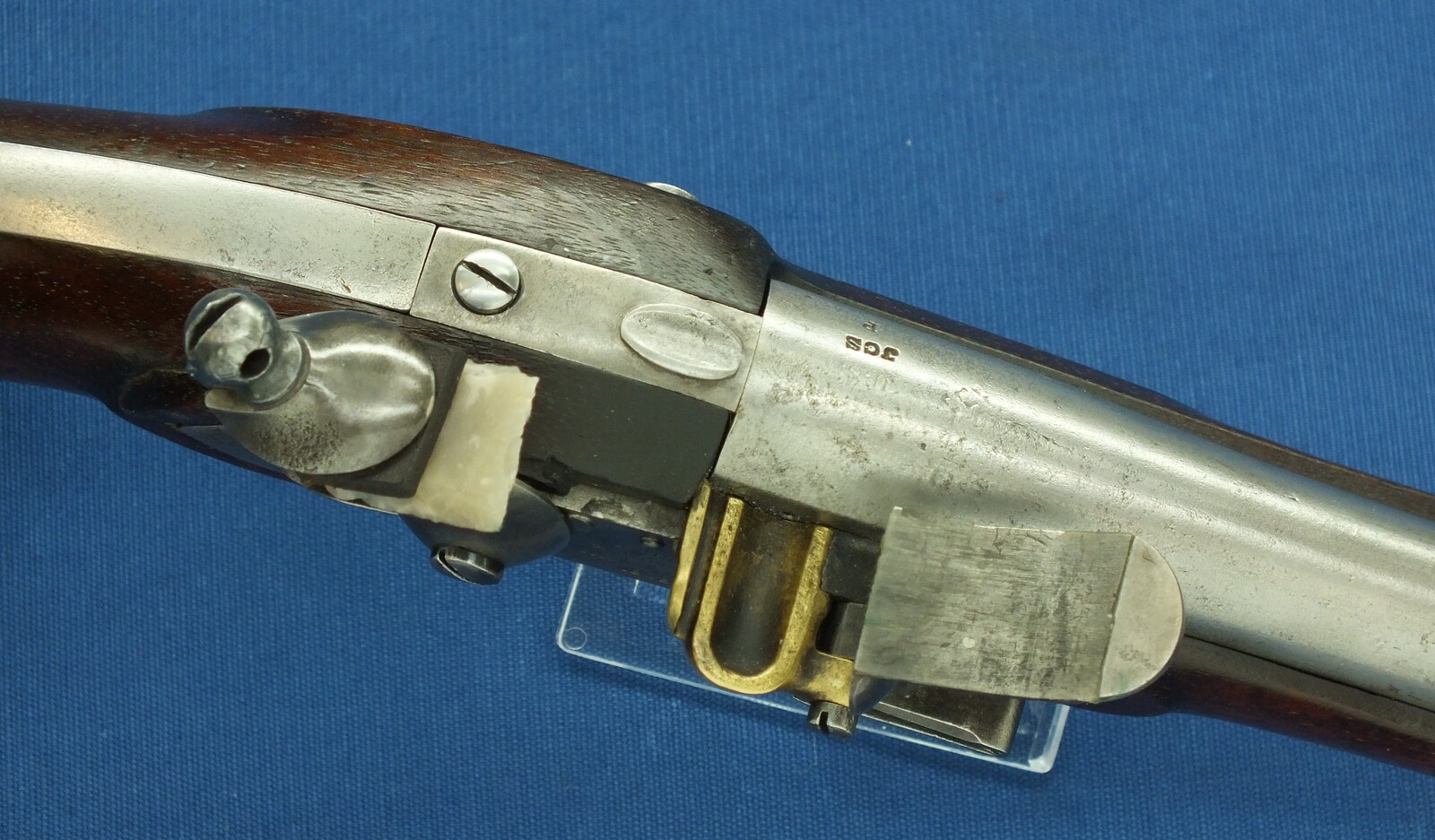 An antique American US Model 1836 Flintlock Pistol By Robert Johnson. Caliber 54, length 37cm. In very good condition. Price 2.150 euro.