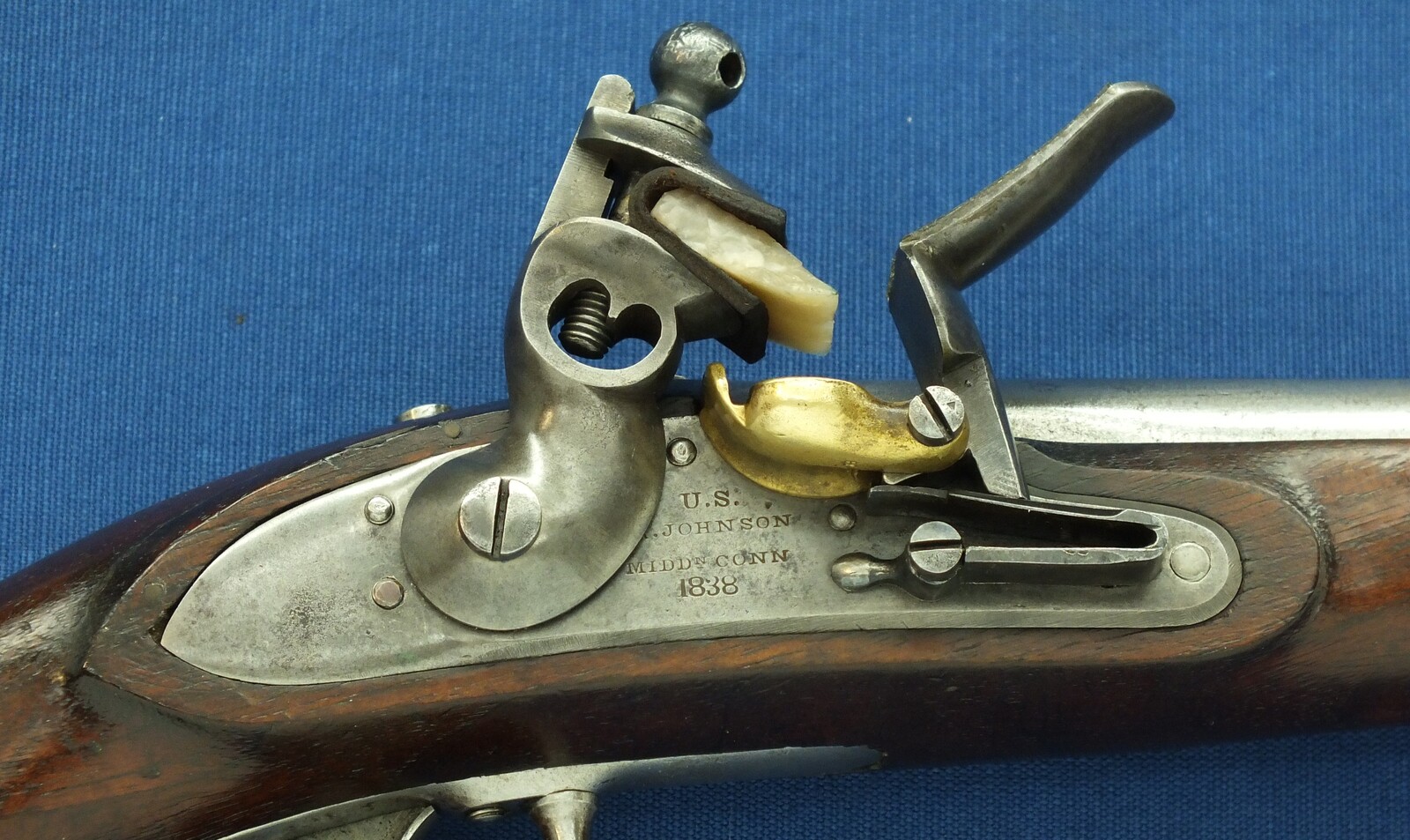An antique American US Model 1836 Flintlock Pistol By Robert Johnson. Caliber 54, length 37cm. In very good condition. Price 2.150 euro.