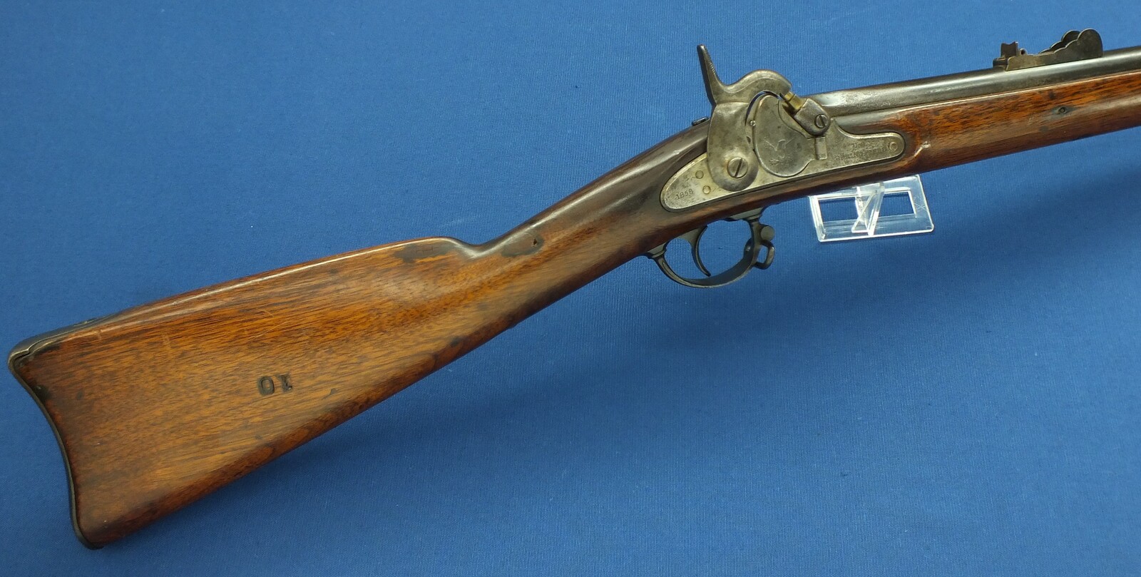 An antique American US Springfield Model 1855 Maynard tape primed Percussion lock 2 band Rifle. 58 Caliber, 33 inch barrel. Length 125cm. In very good condition. Price 1.950 euro.