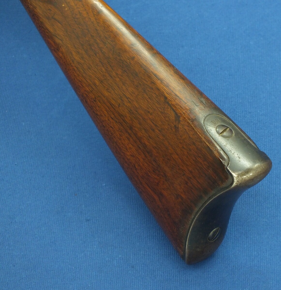 An antique American US Springfield Model 1855 Maynard tape primed Percussion lock 2 band Rifle. 58 Caliber, 33 inch barrel. Length 125cm. In very good condition. Price 1.950 euro.