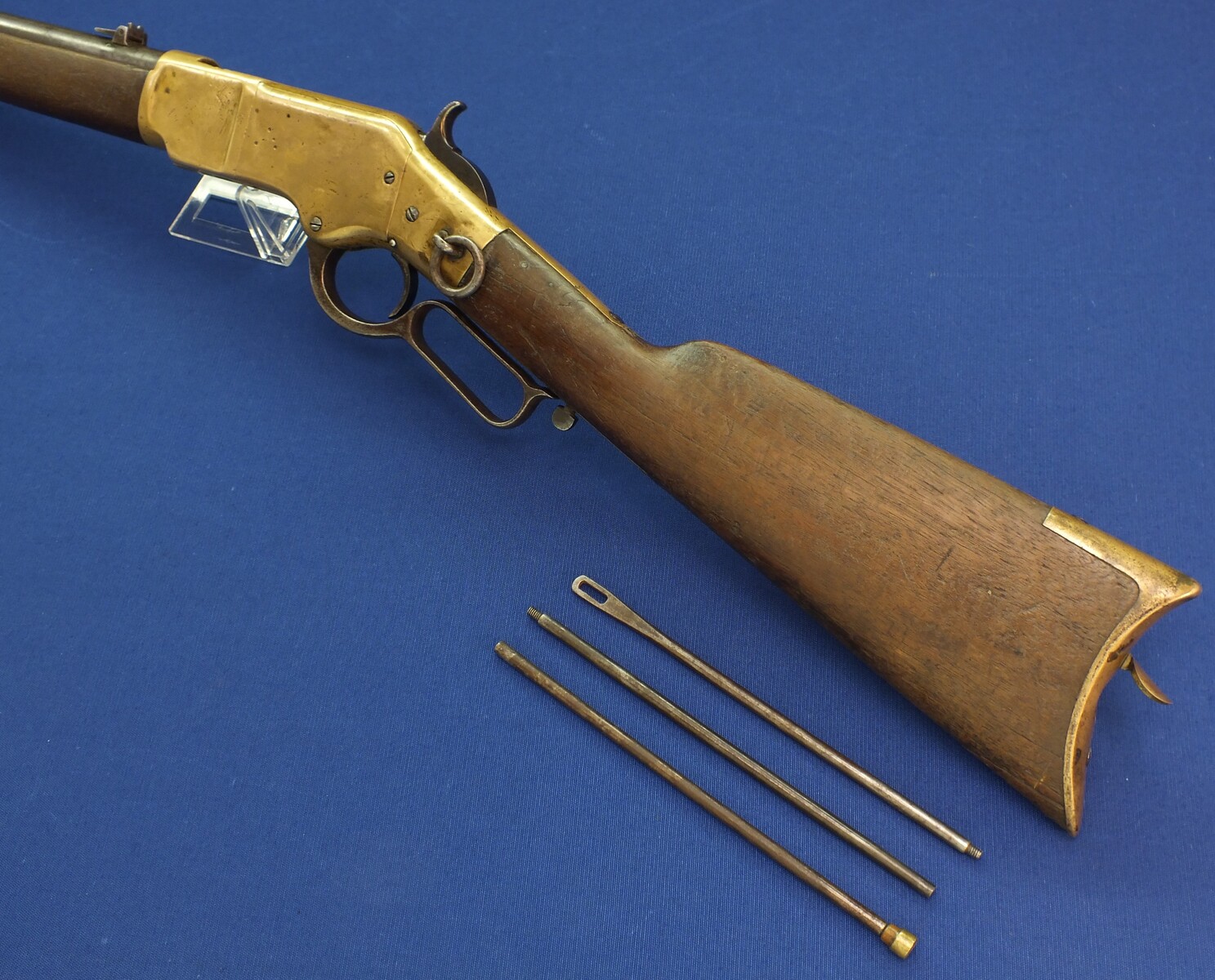 An antique American Winchester Model 1866 Yellow Boy Saddle Ring Carbine. Caliber 44 Henry Centerfire. 20 inch barrel. Length 100cm. In very good condition. Price 6.500 euro.