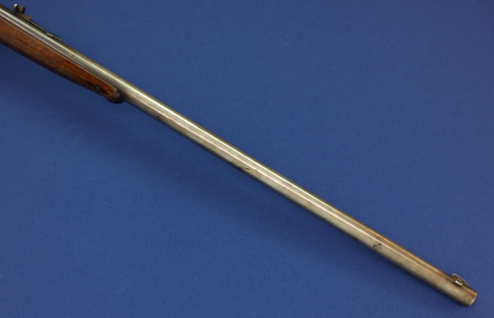 An antique American Winchester Model 1885 High Wall Single Shot Rifle. Caliber 50-95 W.C.F., 30 inch round barrel, numbered 