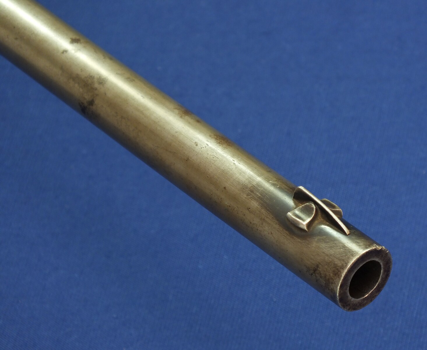An antique American Winchester Model 1885 High Wall Single Shot Rifle. Caliber 50-95 W.C.F., 30 inch round barrel, numbered 