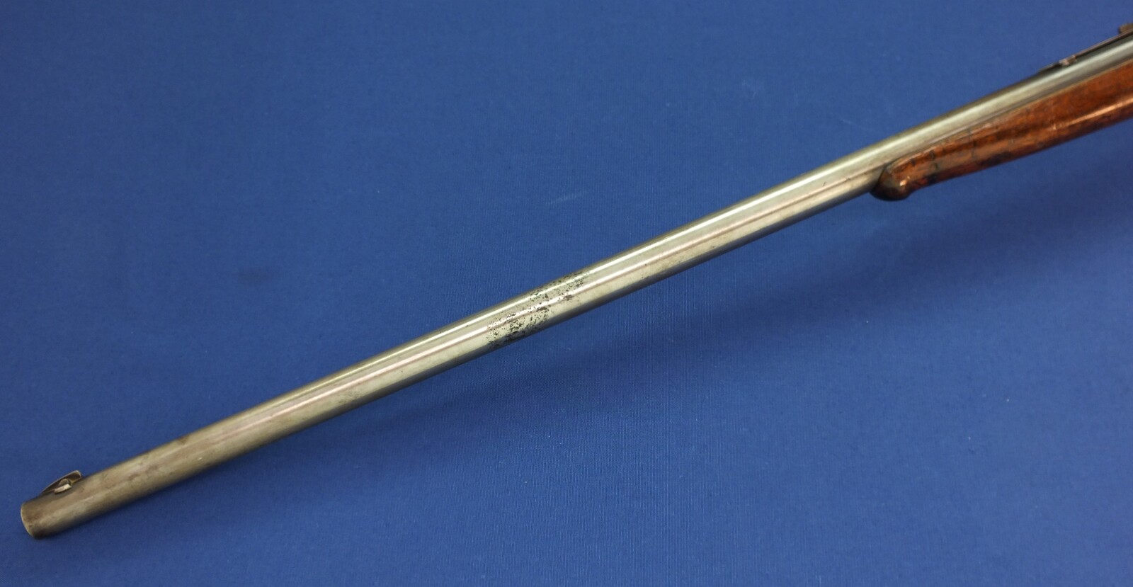 An antique American Winchester Model 1885 High Wall Single Shot Rifle. Caliber 50-95 W.C.F., 30 inch round barrel, numbered 