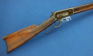 An antique American Winchester Model 1886 Rifle. Caliber 45-90 W.C.F. 26 inch round barrel. Length 114cm. In very good condition. Price 6.650 euro