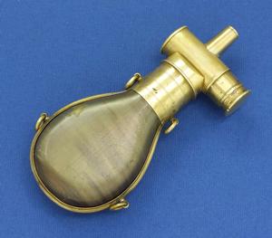 An antique and extremely rare Brass & Horn powder flask associated with the Colt Paterson Shotgun. 7,5 inch high. In very good condition. Price 785 euro