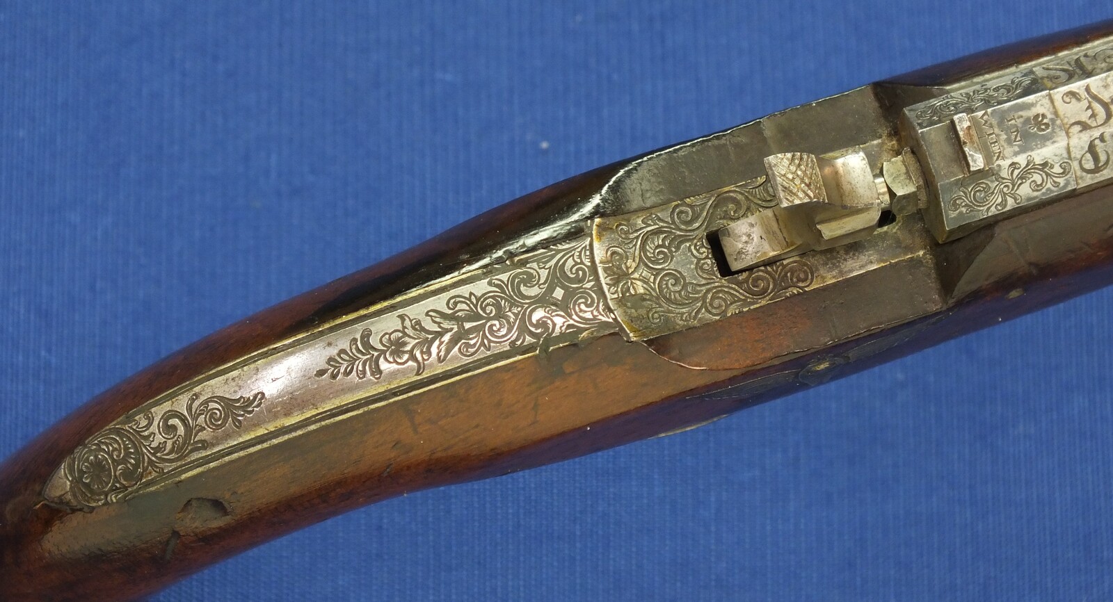 An antique Austrian 6mm Target/Saloon percussion Pistol by J.B. STRIXNER in WIEN. 10 inch barrel. Fine engraved and chiselled steel Mounts. Set-trigger. Length 41,5cm. In very good condition. Price 850 euro.