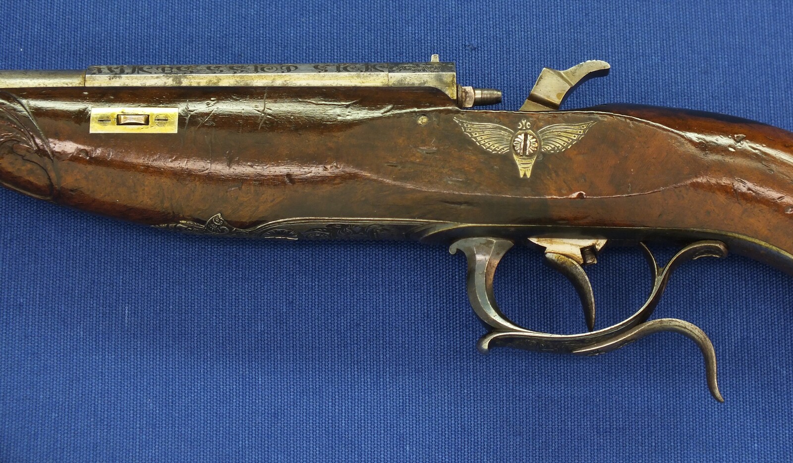 An antique Austrian 6mm Target/Saloon percussion Pistol by J.B. STRIXNER in WIEN. 10 inch barrel. Fine engraved and chiselled steel Mounts. Set-trigger. Length 41,5cm. In very good condition. Price 850 euro.