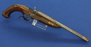 An antique Austrian 6mm Target/Saloon percussion Pistol by J.B. STRIXNER in WIEN. 10 inch barrel. Fine engraved and chiselled steel Mounts. Set-trigger. Length 41,5cm. In very good condition. Price 950 euro.
