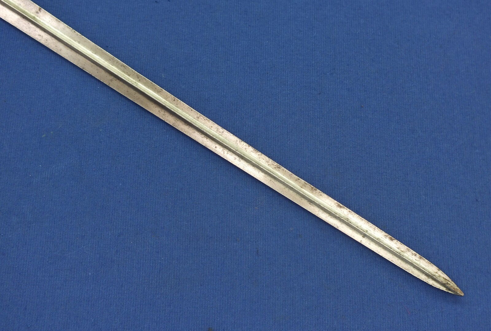 An Antique Austrian Model 1854 Lorenz, 1867 Wänzel Rifle Bayonet. Length 56cm. In very good condition. 