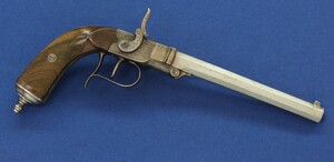 An antique Belgian 5mm Breechloading Percussion Target/Saloon pistol with internal hammer by J.J. Herman Liege. 6,5 inch octagon barrel. Length 32cm. In very good condition. Price 850 euro.