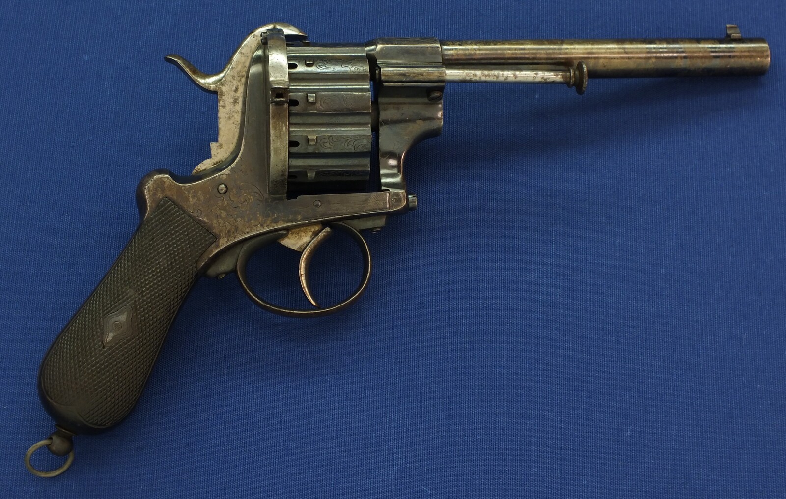 An antique Belgian E. Lefaucheux 12 shot 9mm Double and Single Action Pinfire Revolver. Length 31cm. In very good condition. Price 1.750 euro.
