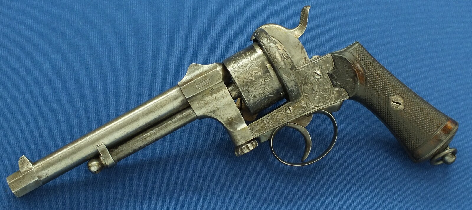An antique Belgian Mariette Brevete 6 shot Single and Double Action Pinfire Revolver by Victor Collette Liege. Caliber 12 mm, length 30 cm, in good/very good condition. Price 995 euro