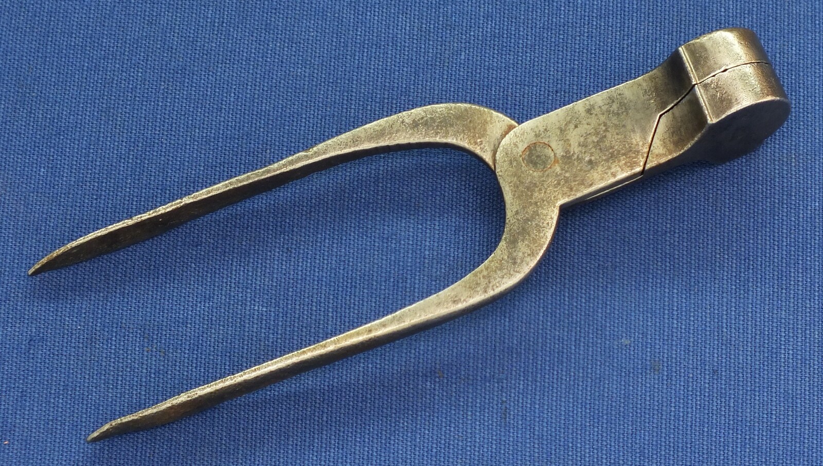 An antique Bullet Mold for caliber 15mm, length 14,5cm. In very good condition. Price 165 euro.