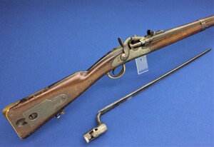 An antique Danish Snider Rifle Model 1848/65, caliber 16,9 mm, length 131 cm, with original bayonet, in very good condition. 