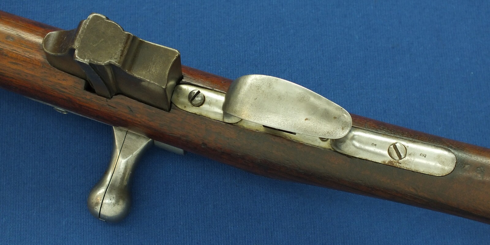 An antique Dutch Beaumont-Vitali Model 1871/88 Rifle by P. Stevens Maastricht. Caliber 11mm, Length 133cm. In good/very good condition. Price 950 euro.
