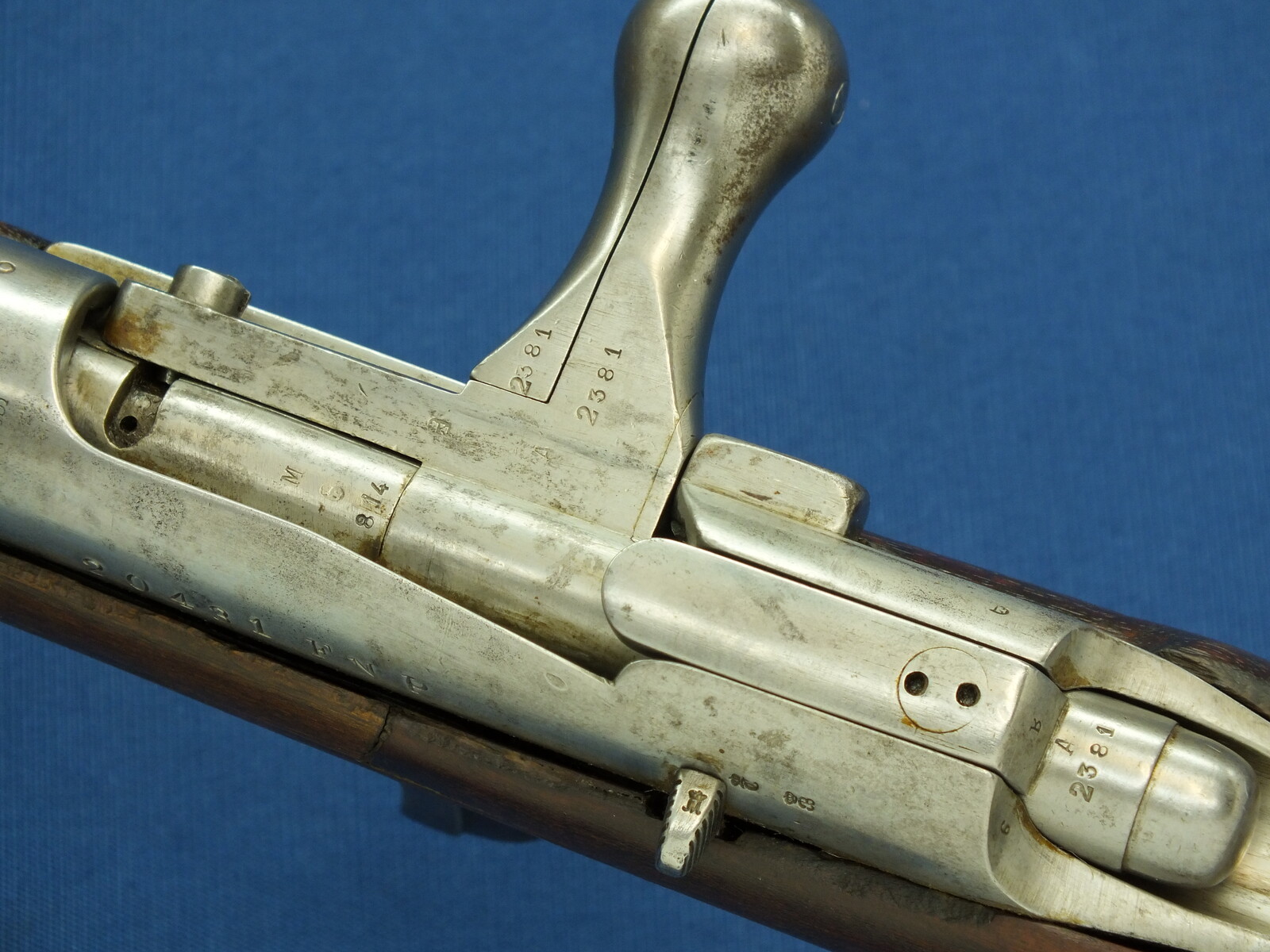 An antique Dutch Beaumont-Vitali Model 1871/88 Rifle by P. Stevens Maastricht. Caliber 11mm, Length 133cm. In good/very good condition. Price 950 euro.