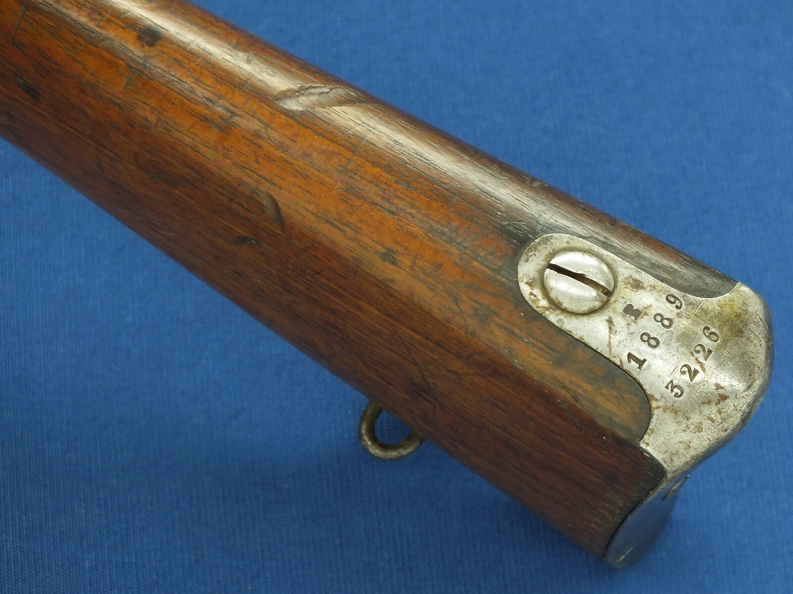 An antique Dutch Beaumont-Vitali Model 1871/88 Rifle by P. Stevens Maastricht. Caliber 11mm, Length 133cm. In good/very good condition. Price 950 euro.