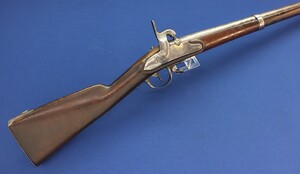 An antique Dutch Model 1815 Rifled Percussion Musket, converted from flintlock, caliber 17,5 mm, length 144 cm, in good/very condition. Price 1.850 euro