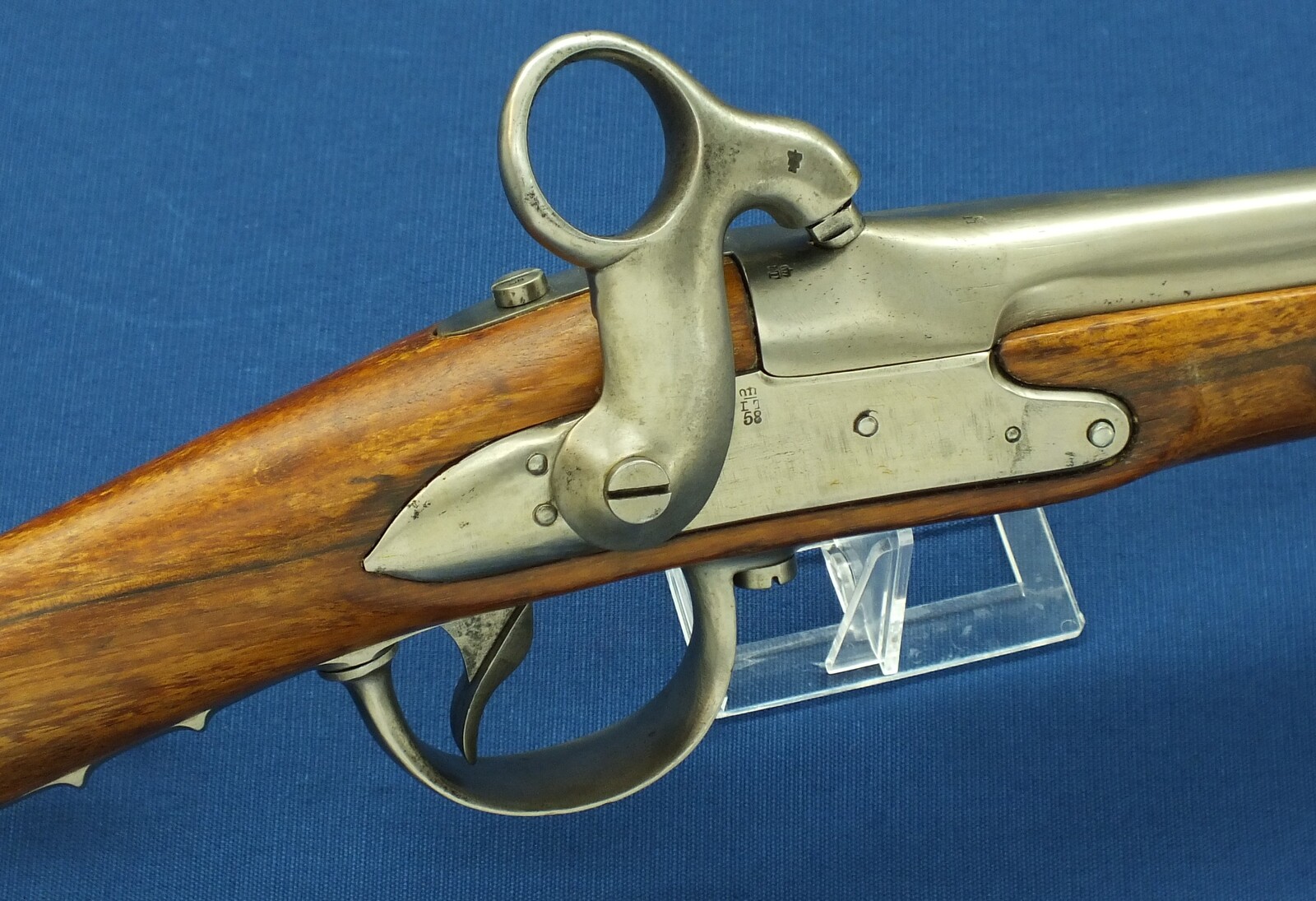 An antique Dutch Model 1854 Cavalry Carbine. 16,7mm Caliber, length 84cm. In very good condition. Price 1.500 euro.