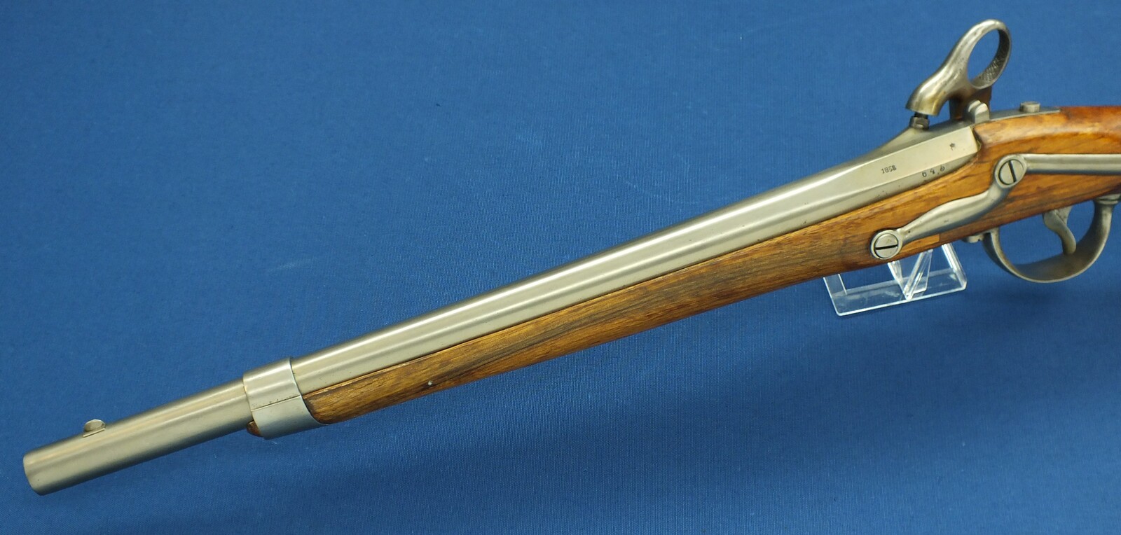 An antique Dutch Model 1854 Cavalry Carbine. 16,7mm Caliber, length 84cm. In very good condition. Price 1.500 euro.