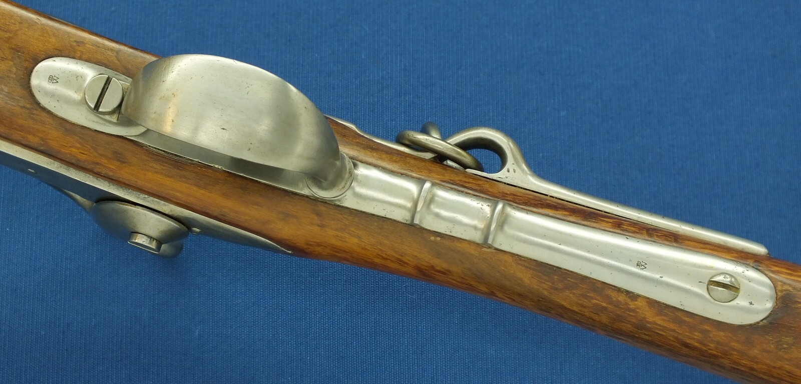 An antique Dutch Model 1854 Cavalry Carbine. 16,7mm Caliber, length 84cm. In very good condition. Price 1.500 euro.