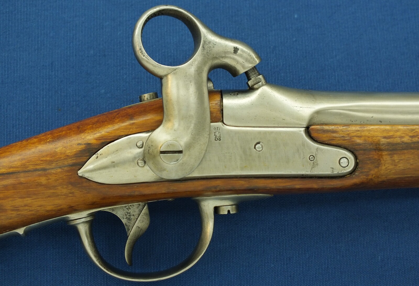 An antique Dutch Model 1854 Cavalry Carbine. 16,7mm Caliber, length 84cm. In very good condition. Price 1.500 euro.