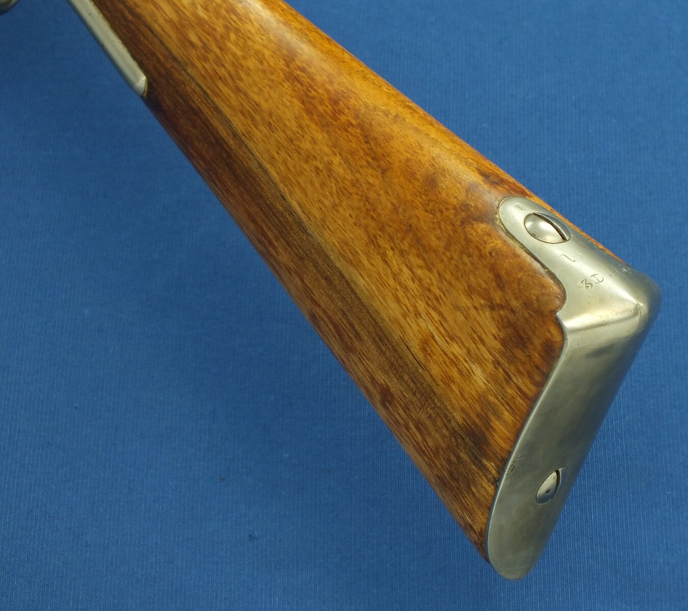 An antique Dutch Model 1854 Cavalry Carbine. 16,7mm Caliber, length 84cm. In very good condition. Price 1.500 euro.