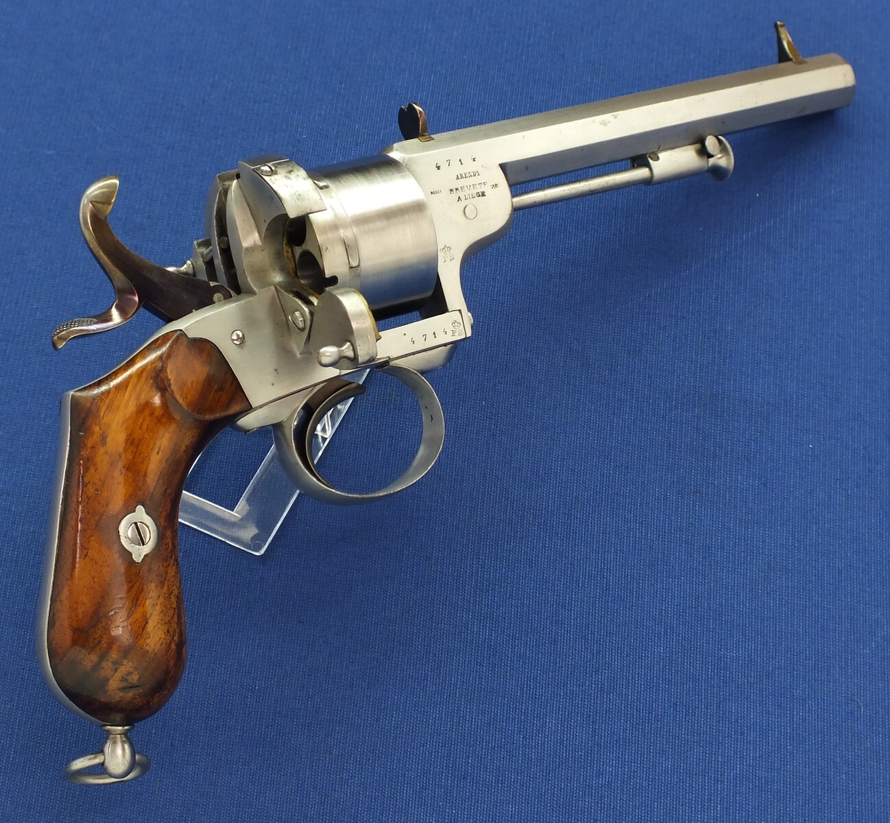An Antique Dutch Officers Arendt Brevete Liege 6 shot Double and Single Action 12mm Pinfire Revolver Inspected by P. Stevens Maastricht. Lenght 30cm. In very good condition. Price 1.550 euro