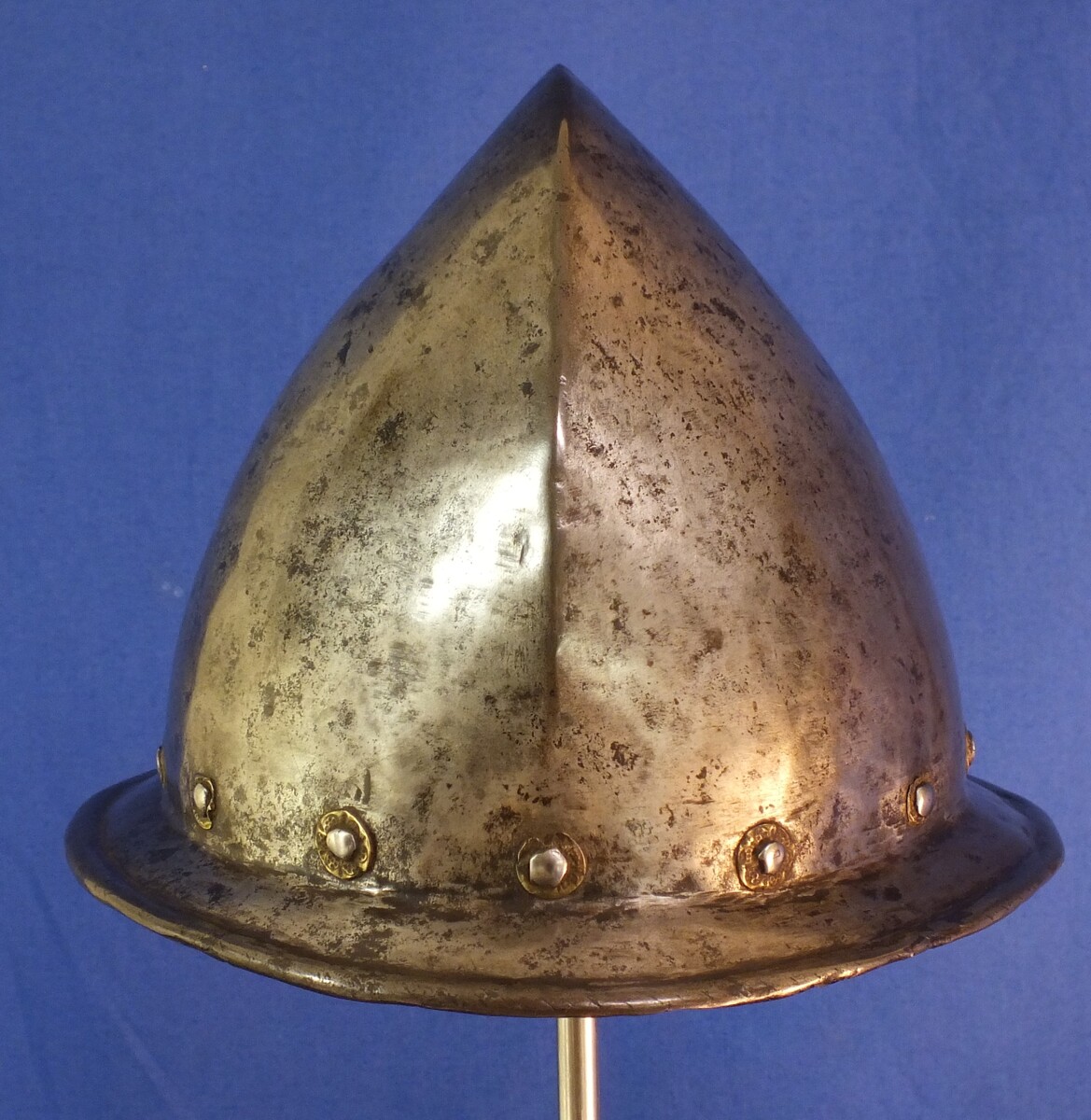 An antique Dutch or German circa 1600 Cabasset Morion Helmet. Height 20cm. In very good condition. Price 1.250 euro.