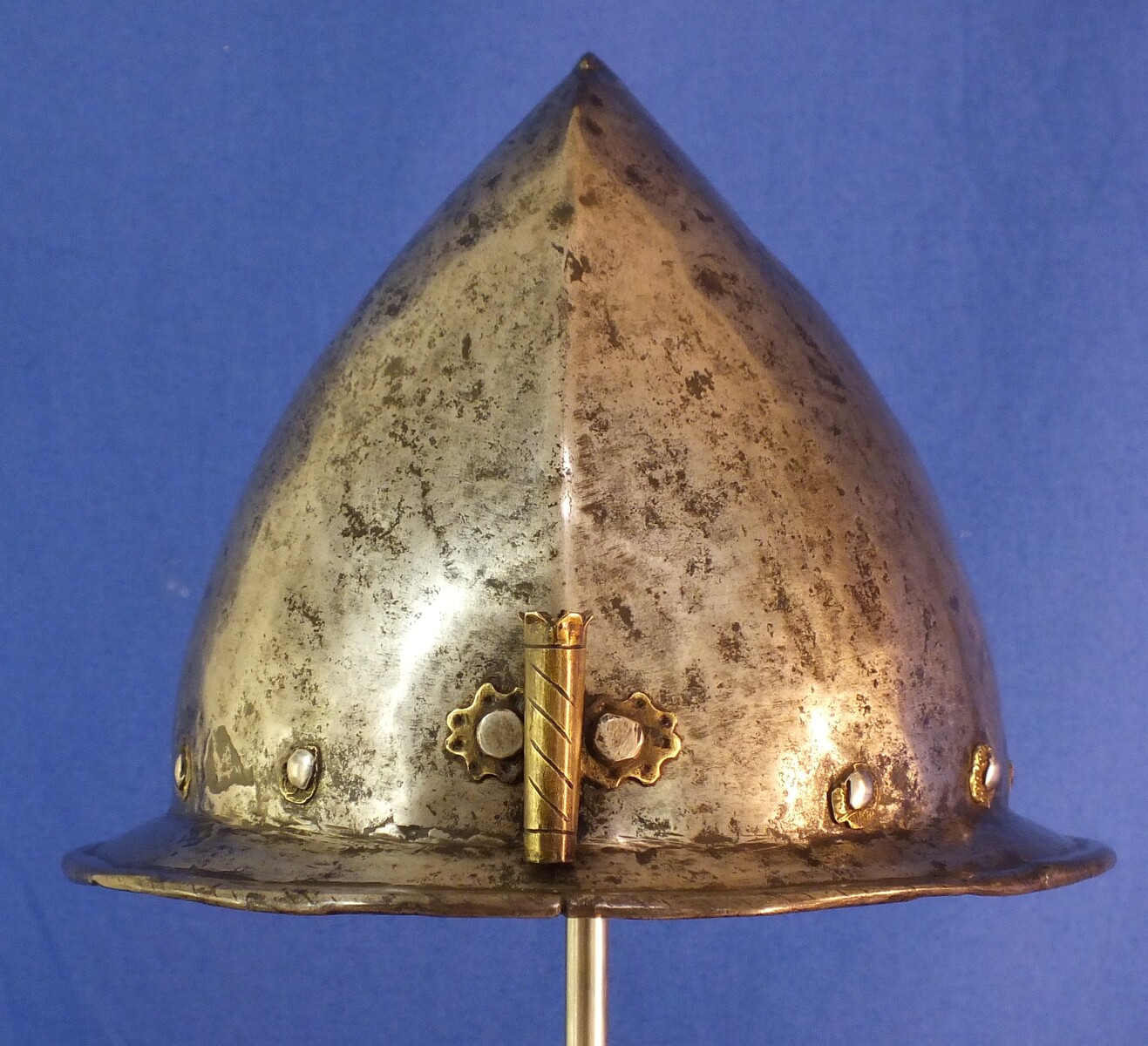 An antique Dutch or German circa 1600 Cabasset Morion Helmet. Height 20cm. In very good condition. Price 1.250 euro.
