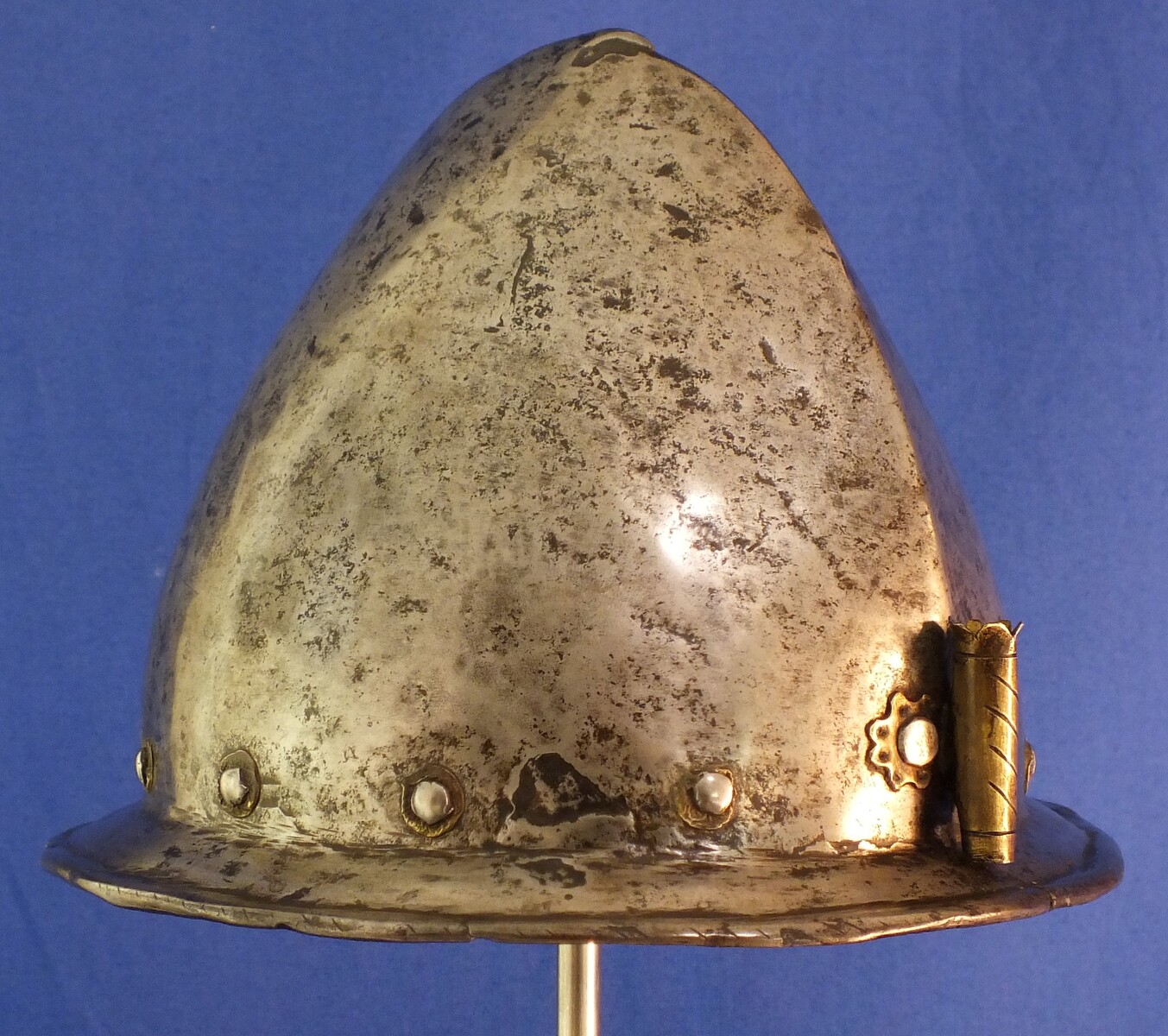 An antique Dutch or German circa 1600 Cabasset Morion Helmet. Height 20cm. In very good condition. Price 1.250 euro.