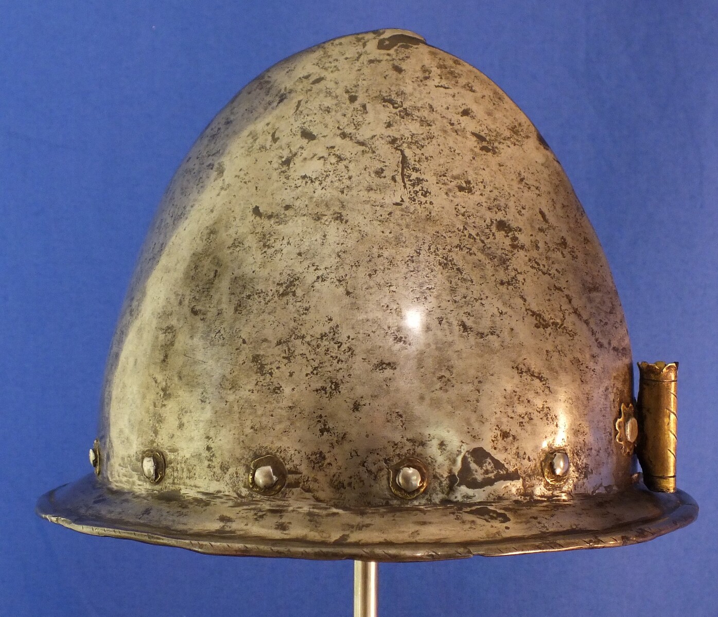 An antique Dutch or German circa 1600 Cabasset Morion Helmet. Height 20cm. In very good condition. Price 1.250 euro.