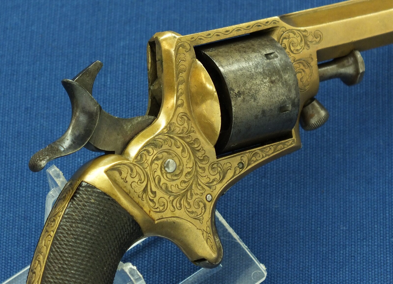 An antique English Tranter's patent 6 shot Caliber 30 Rimfire Revolver by Charles Osborne Birmingham. Length 19cm. In good/very good condition. 