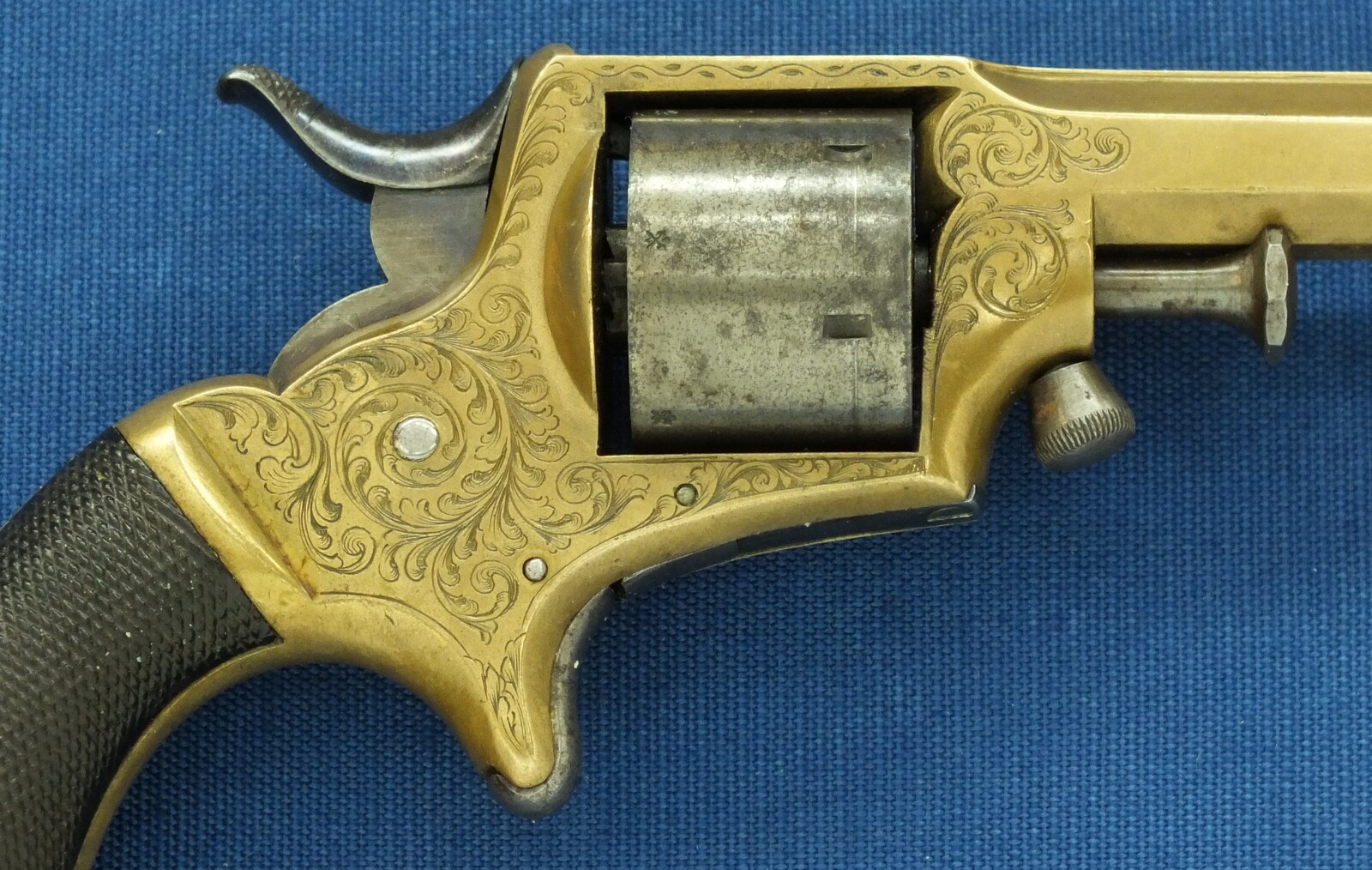 An antique English Tranter's patent 6 shot Caliber 30 Rimfire Revolver by Charles Osborne Birmingham. Length 19cm. In good/very good condition. Price 450 euro.