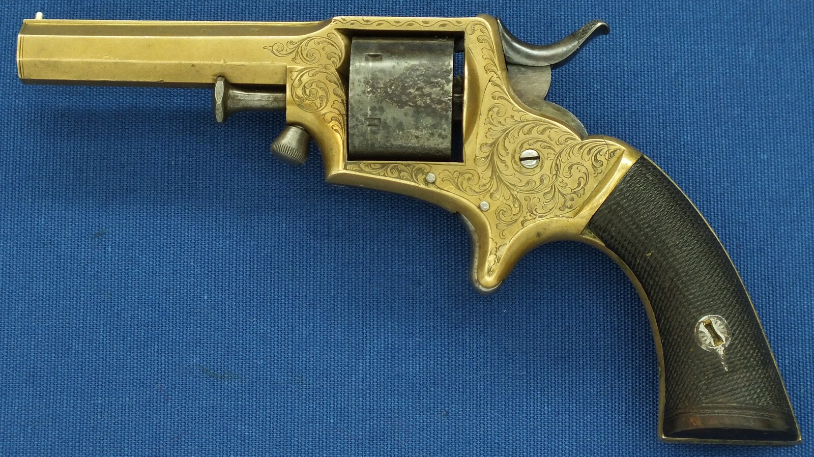 An antique English Tranter's patent 6 shot Caliber 30 Rimfire Revolver by Charles Osborne Birmingham. Length 19cm. In good/very good condition. Price 450 euro.
