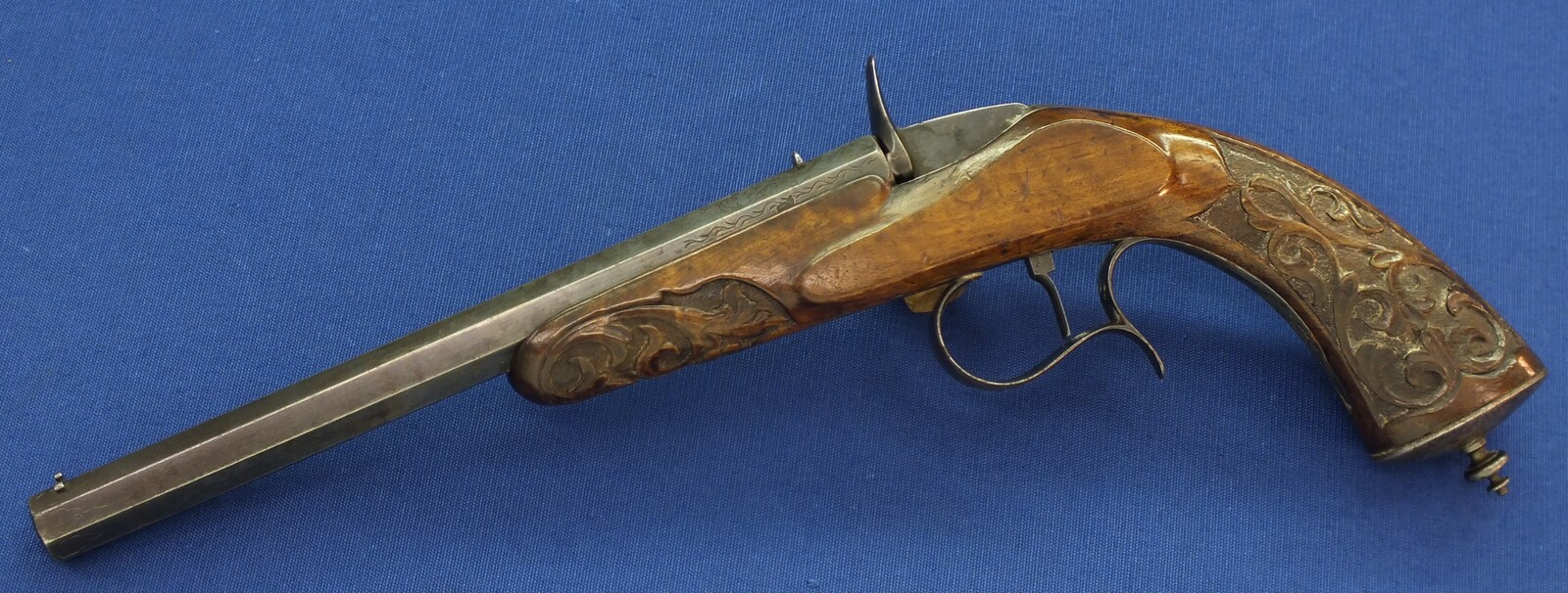 An antique French 6mm Flobert Target/Saloon pistol signed: LEFAUCHEUX ARQ. A PARIS. Length 38cm. In very good condition. Price 800 euro.
