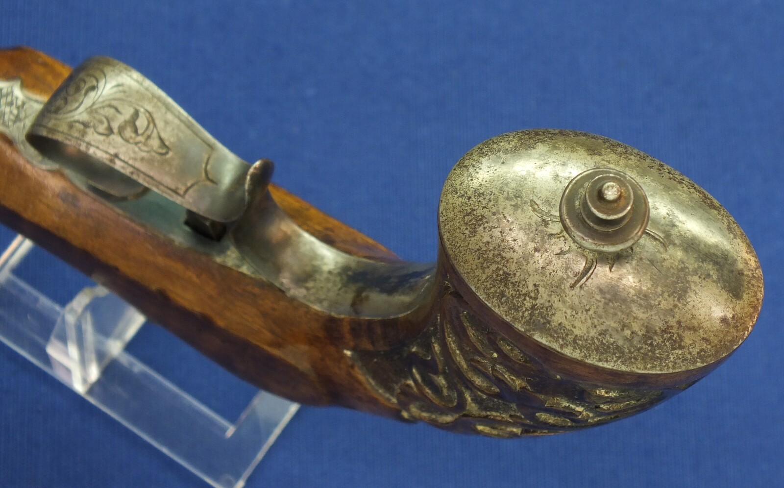 An antique French 6mm Flobert Target/Saloon pistol signed: LEFAUCHEUX ARQ. A PARIS. Length 38cm. In very good condition. Price 800 euro.