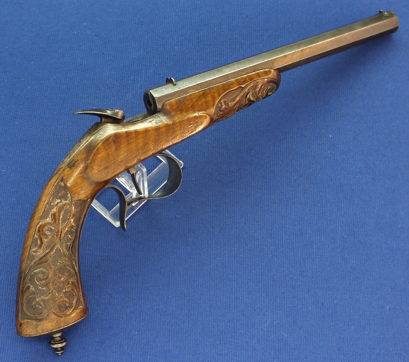 An antique French 6mm Flobert Target/Saloon pistol signed: LEFAUCHEUX ARQ. A PARIS. Length 38cm. In very good condition. Price 800 euro.