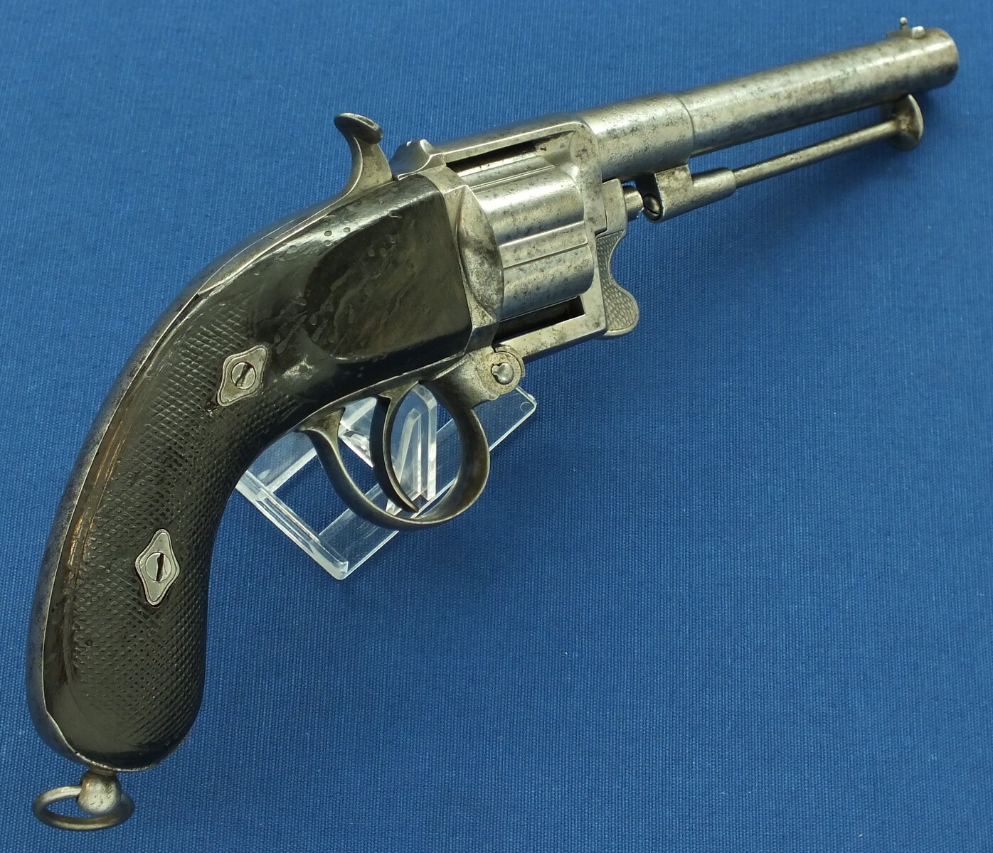An antique French Devisme Model 1859 6 shot Revolver. Caliber 11mm Centerfire. Length 32cm. In good/very good condition. 