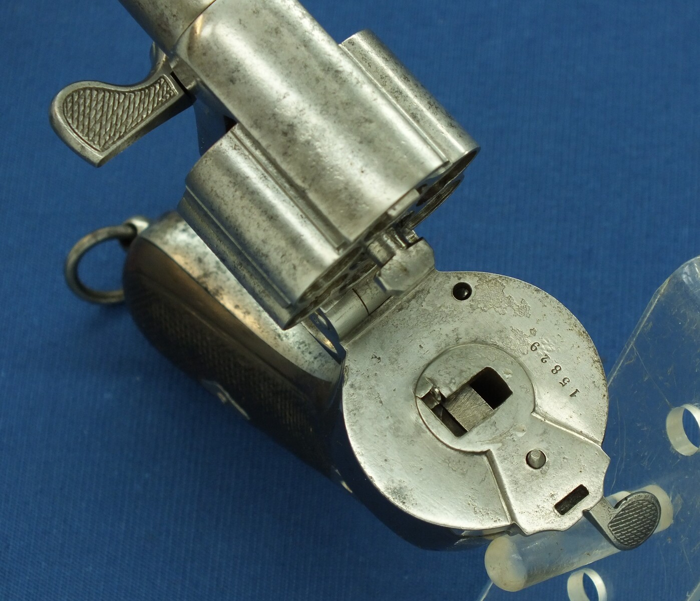 An antique French Devisme Model 1859 6 shot Revolver. Caliber 11mm Centerfire. Length 32cm. In good/very good condition. 
