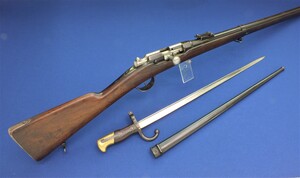 An antique French Infantry Rifle Gras, Model 1866/74, signed St. Etienne Ml 1866/74, caliber 11 mm, length 130 cm, with original bayonet, in very good condition. 