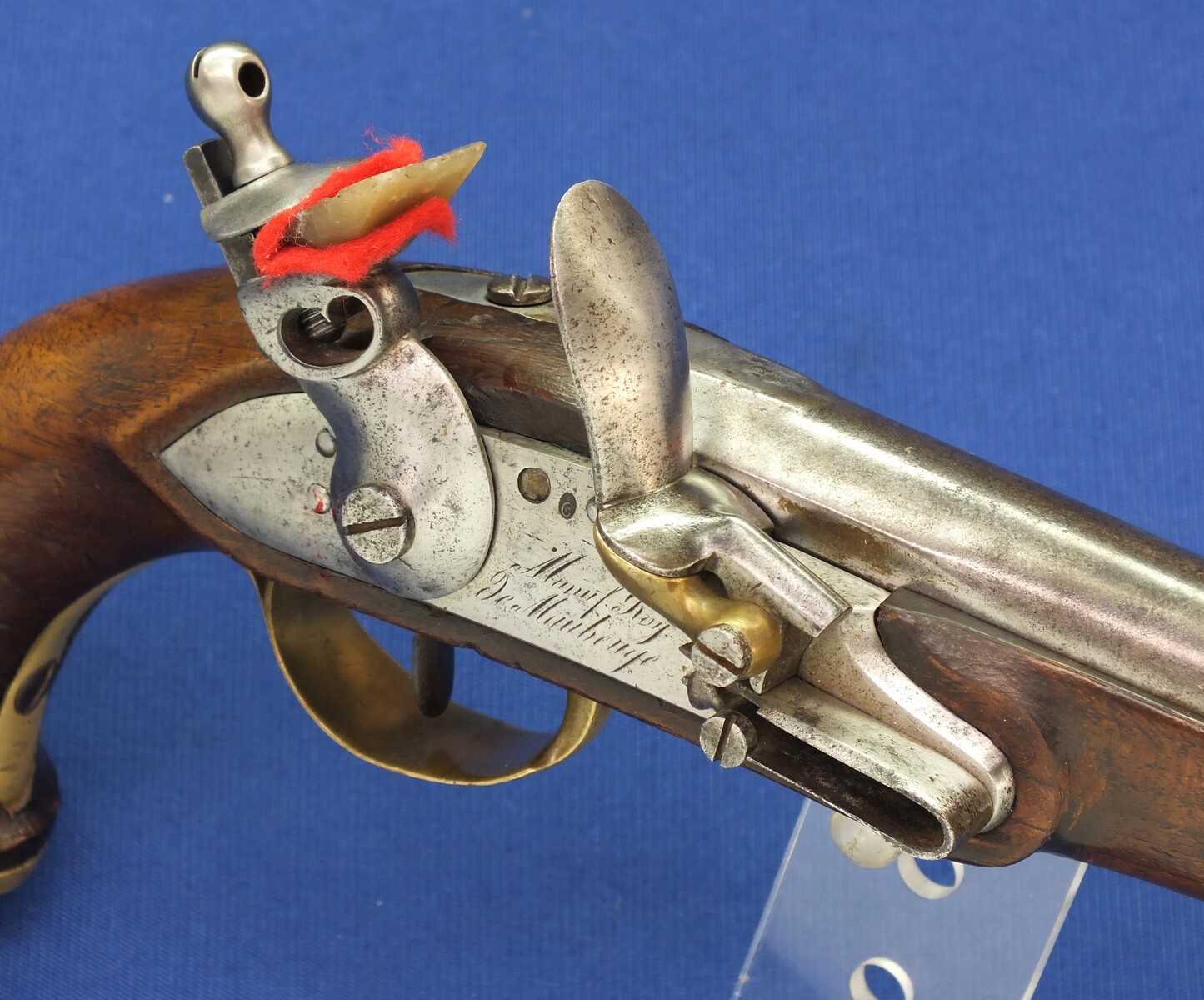 An antique French Military Flintlock Pistol Model 1816 Gardes du Corps de Roi, Second Model, signed Manf. Royal de Maubeuge, caliber 17 mm, length 37 cm, in very good condition. Price 3.500 euro