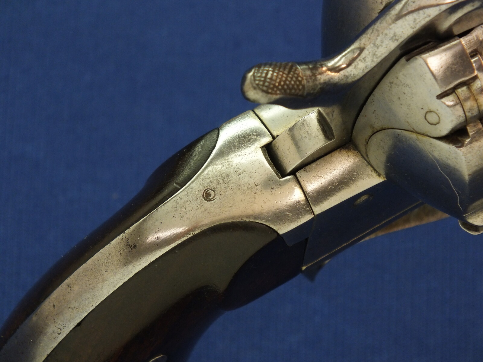 An antique French Military Lefaucheux Model 1854 6 shot 12mm Single Action Pinfire Revolver. Length 31,5cm. In very good condition. Price 1.750 euro.