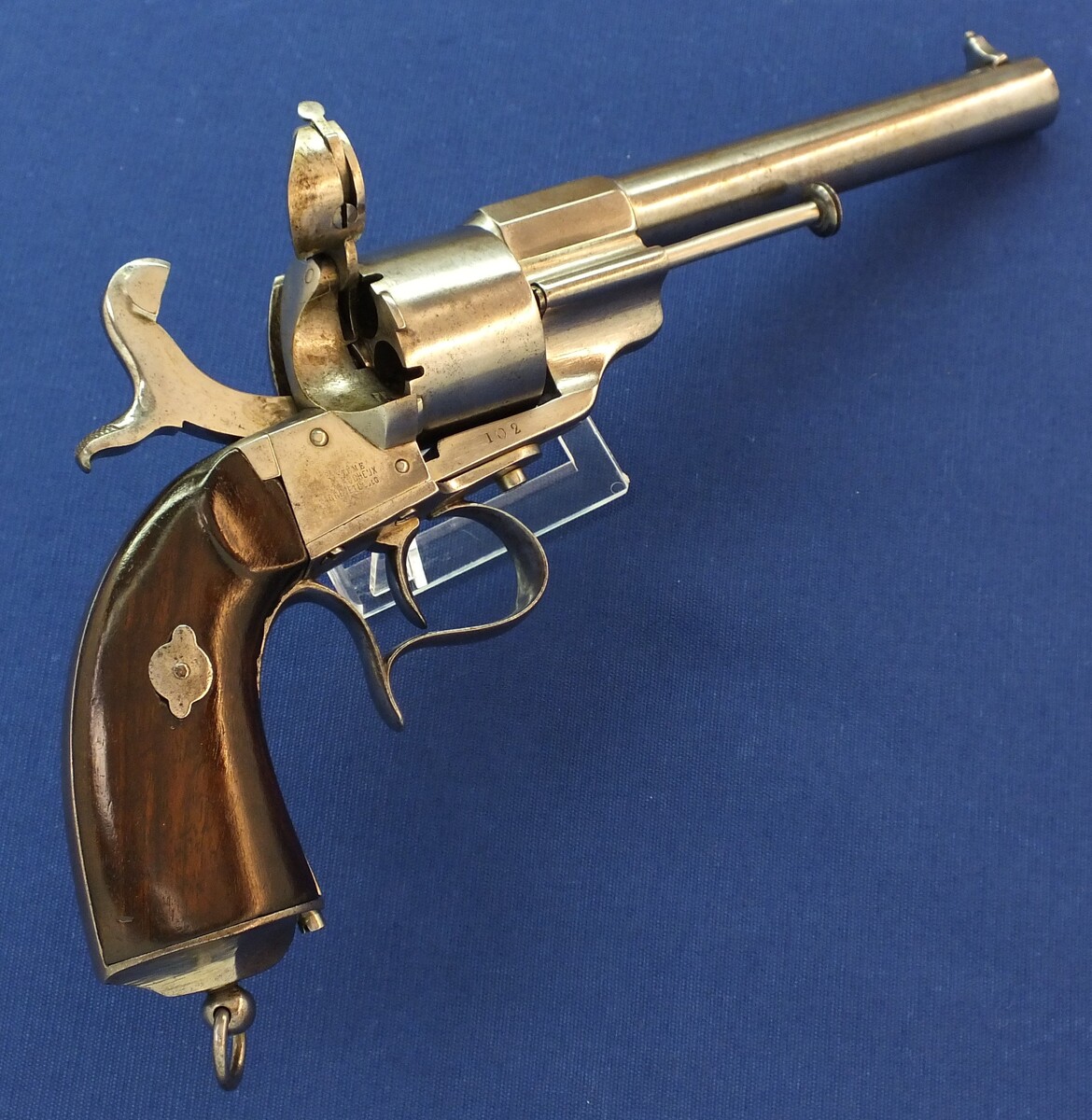An antique French Military Lefaucheux Model 1854 6 shot 12mm Single Action Pinfire Revolver. Length 31,5cm. In very good condition. Price 1.750 euro.