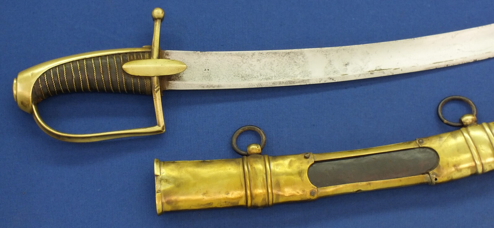 An antique French Napoleonic 1st Empire Hussard imperial Guard Sword. Length 98cm. In good condition. 