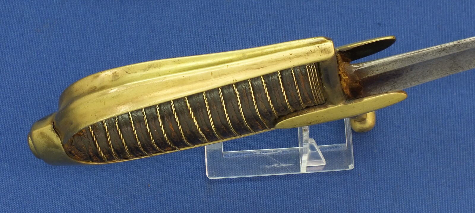 An antique French Napoleonic 1st Empire Hussard imperial Guard Sword. Length 98cm. In good condition. 