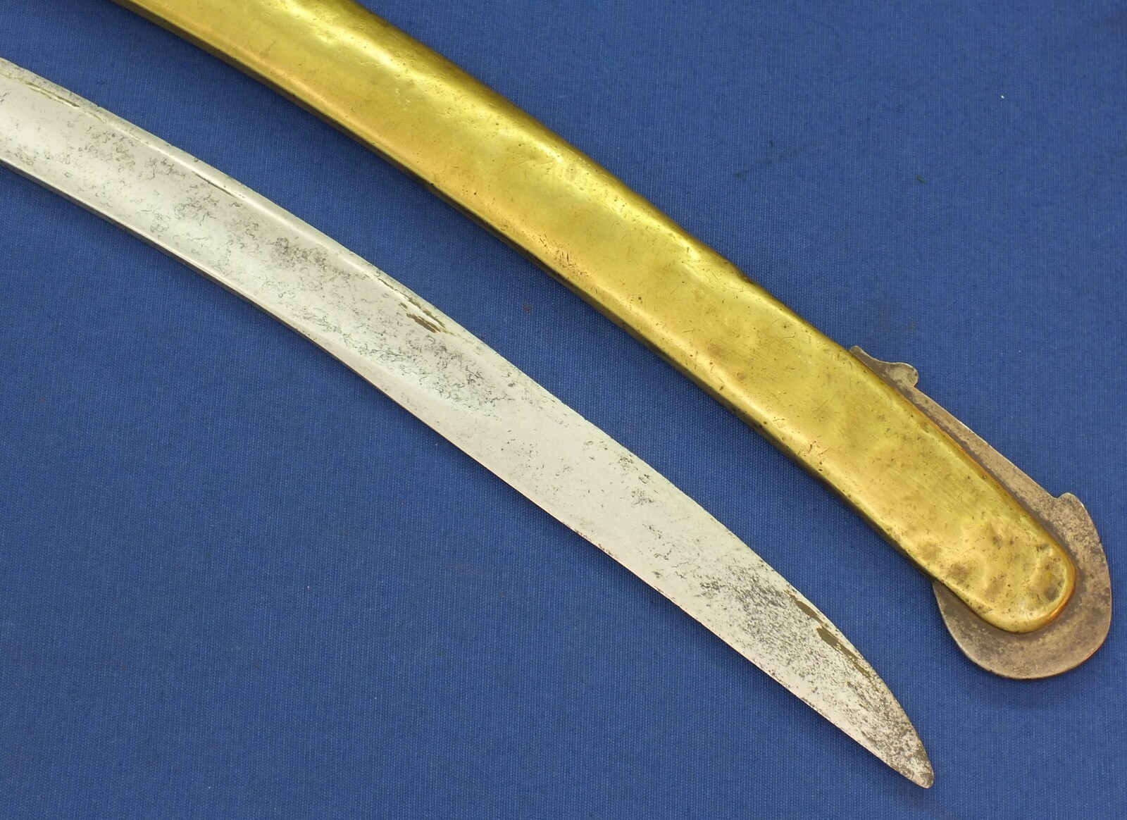 An antique French Napoleonic 1st Empire Hussard imperial Guard Sword. Length 98cm. In good condition. 