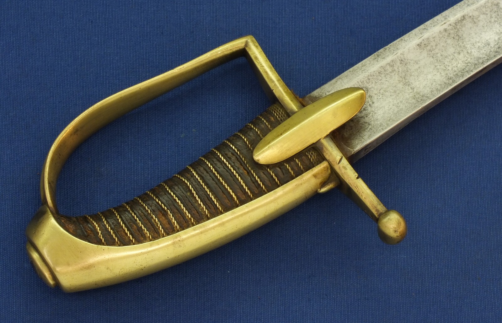 An antique French Napoleonic 1st Empire Hussard imperial Guard Sword. Length 98cm. In good condition. 